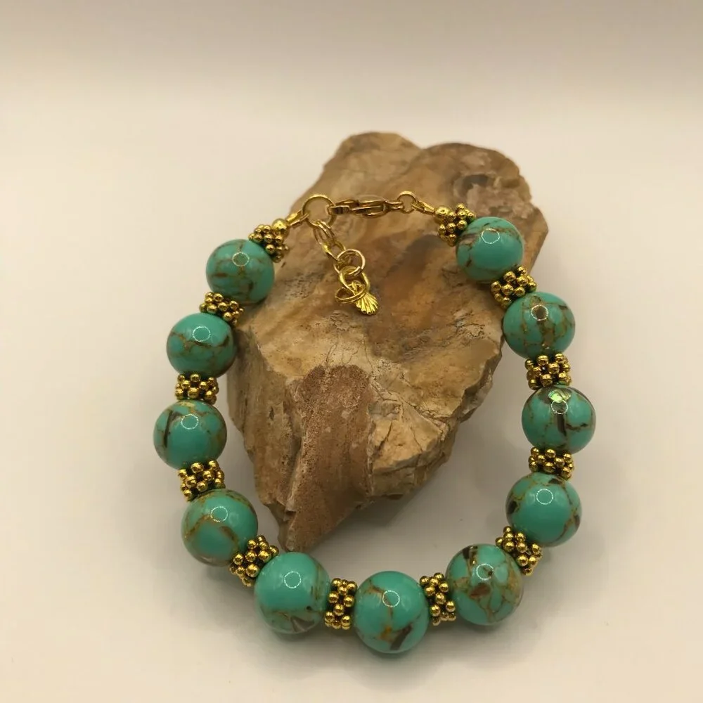 Turquoise Sea Shell Beaded Bracelet with large Stainless Steel Gold Plated Clasp